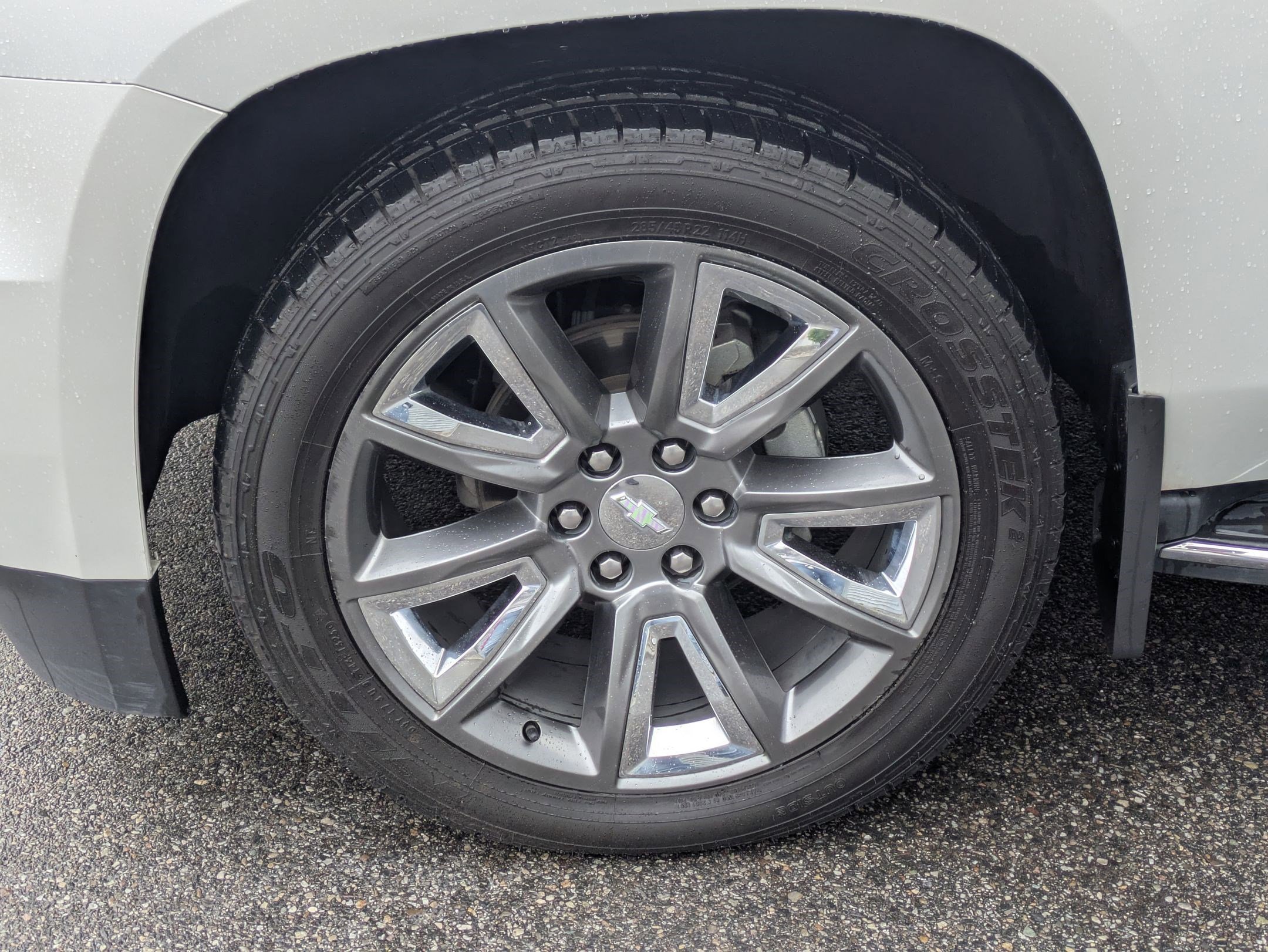 Used 2018 Iridescent Pearl Tricoat Chevrolet Premier image 10