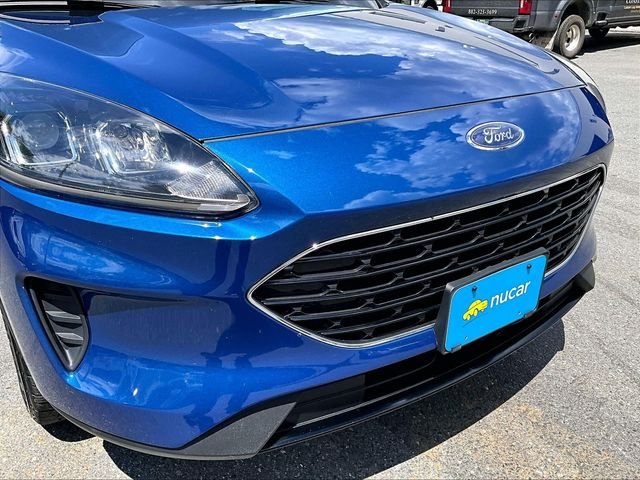 Used 2022 Blue Ford SE image 29