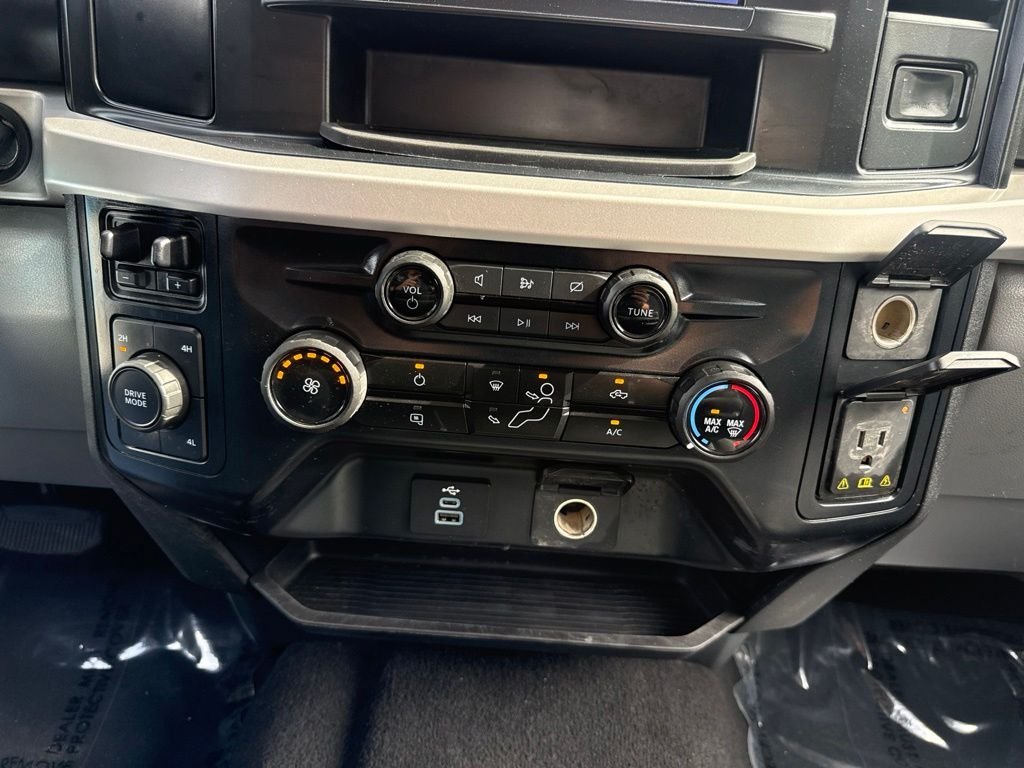 Used 2024 Oxford White Ford XLT image 23