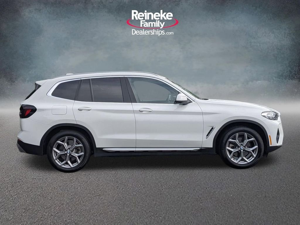 Used 2023  BMW xDrive30i image 4