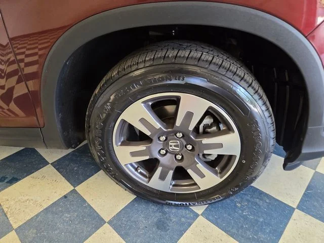 Used 2017 Red Honda RTL image 9
