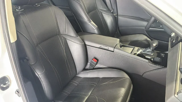 Used 2023 White Lexus 350 Luxury image 11