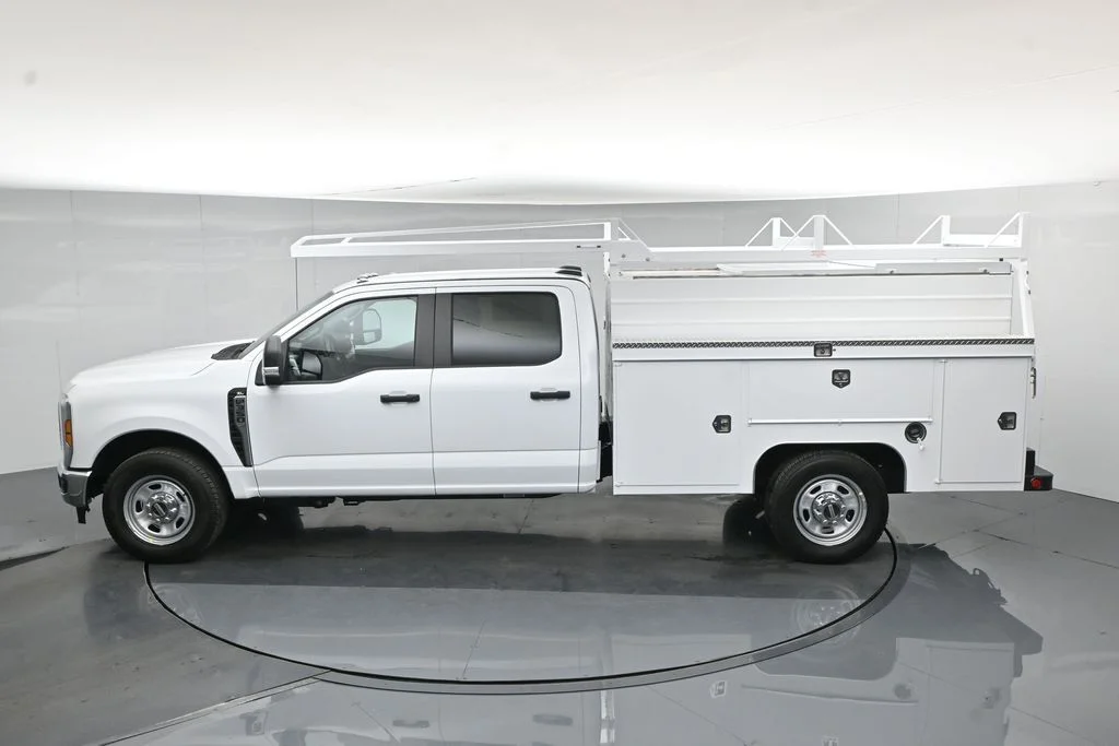 New 2026 Oxford White Ford XL image 57