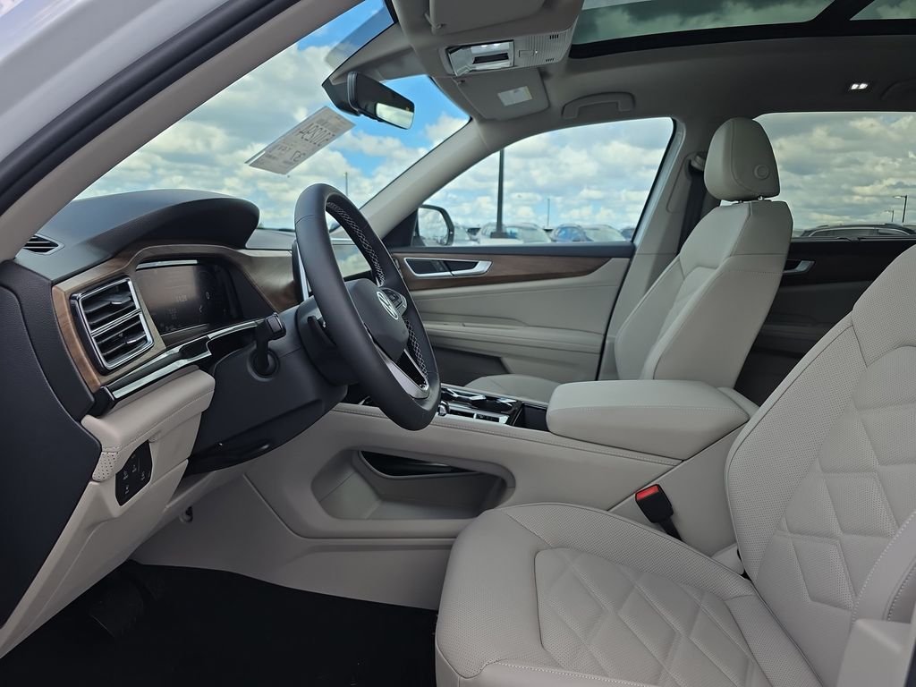 Used 2026 White Volkswagen 2.0T SE w/Technology image 8
