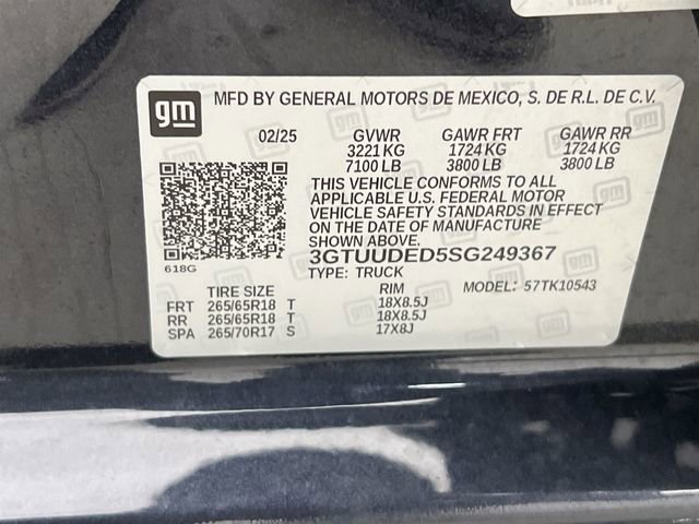 Certified Used 2025 Titanium Rush Metallic GMC SLT image 40