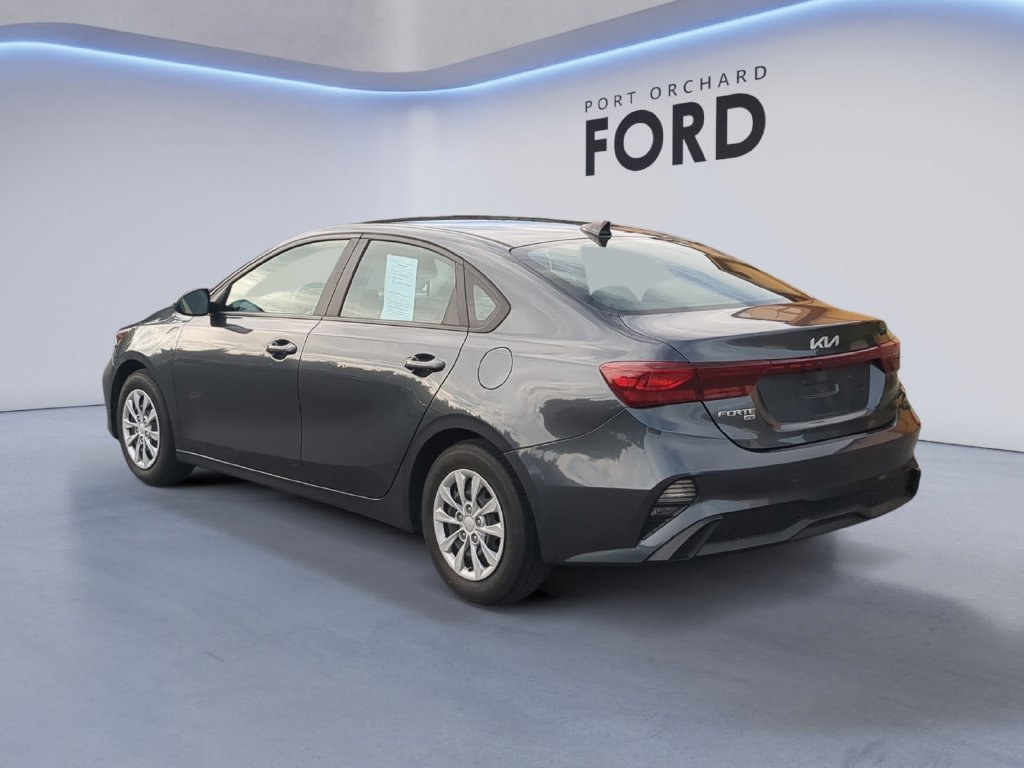 Used 2022 Gravity Gray Kia FE image 5