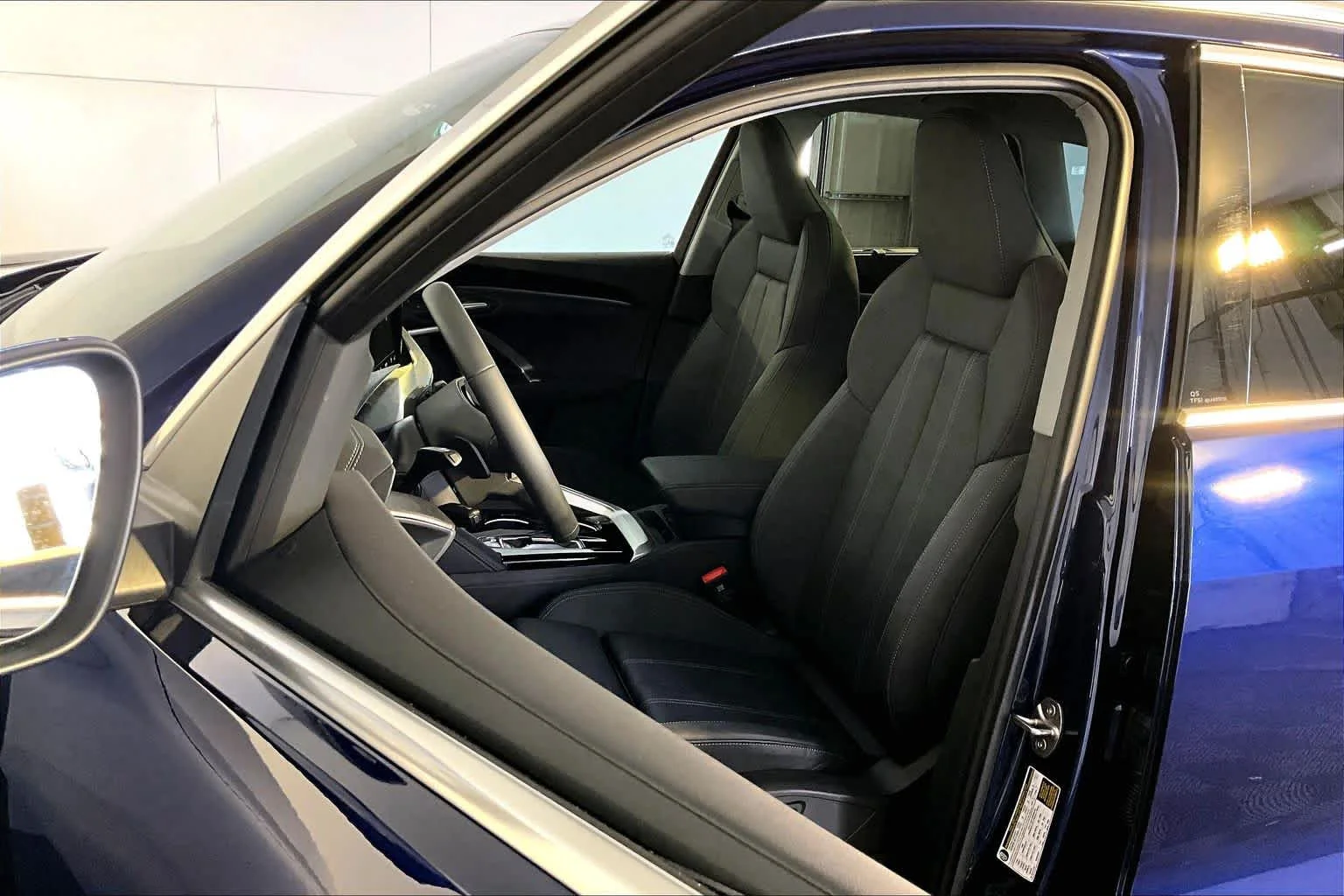 Certified Used 2025 Navarra Blue Metallic Audi Premium Plus image 9