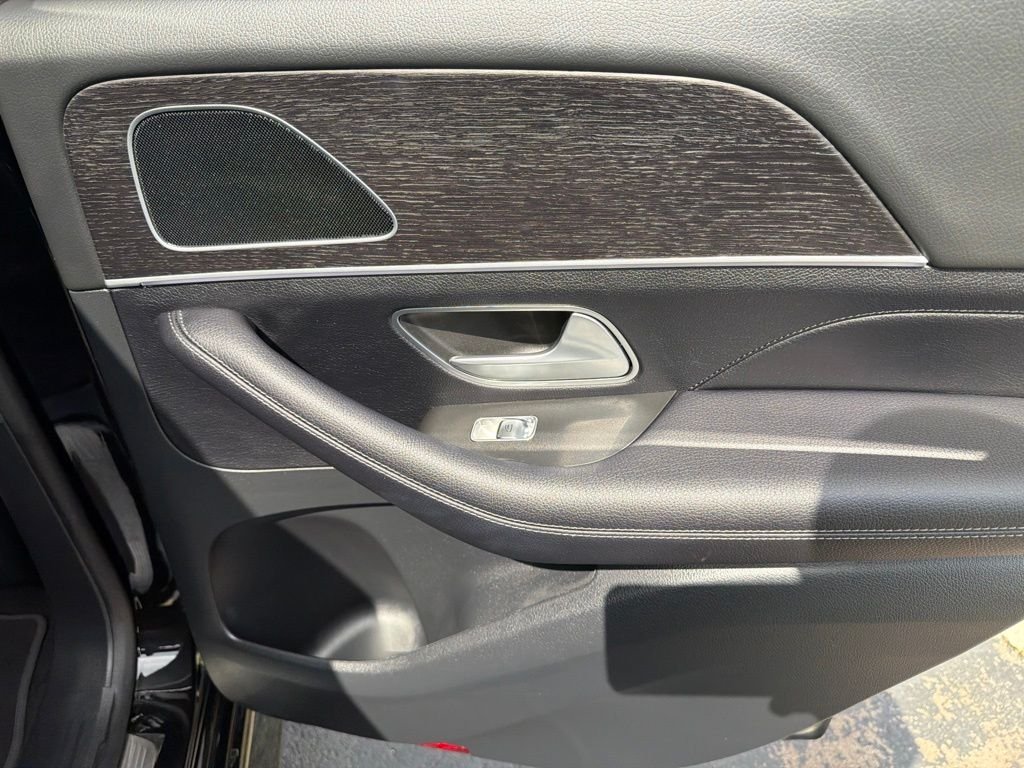 Used 2025 Black Mercedes-Benz GLE 450 image 19