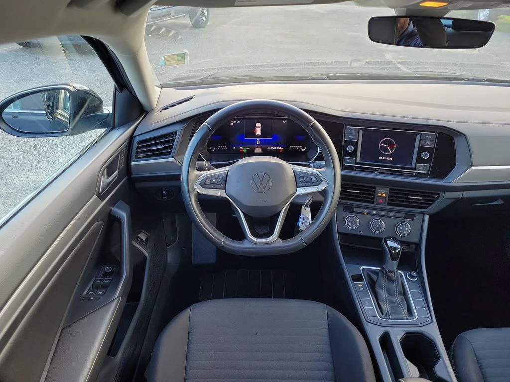 Used 2024 White Volkswagen 1.5T S image 10