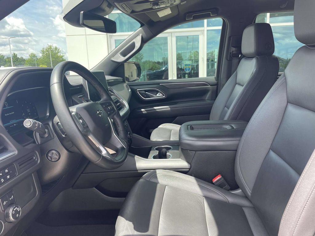 Used 2023 Black Chevrolet Z71 image 14