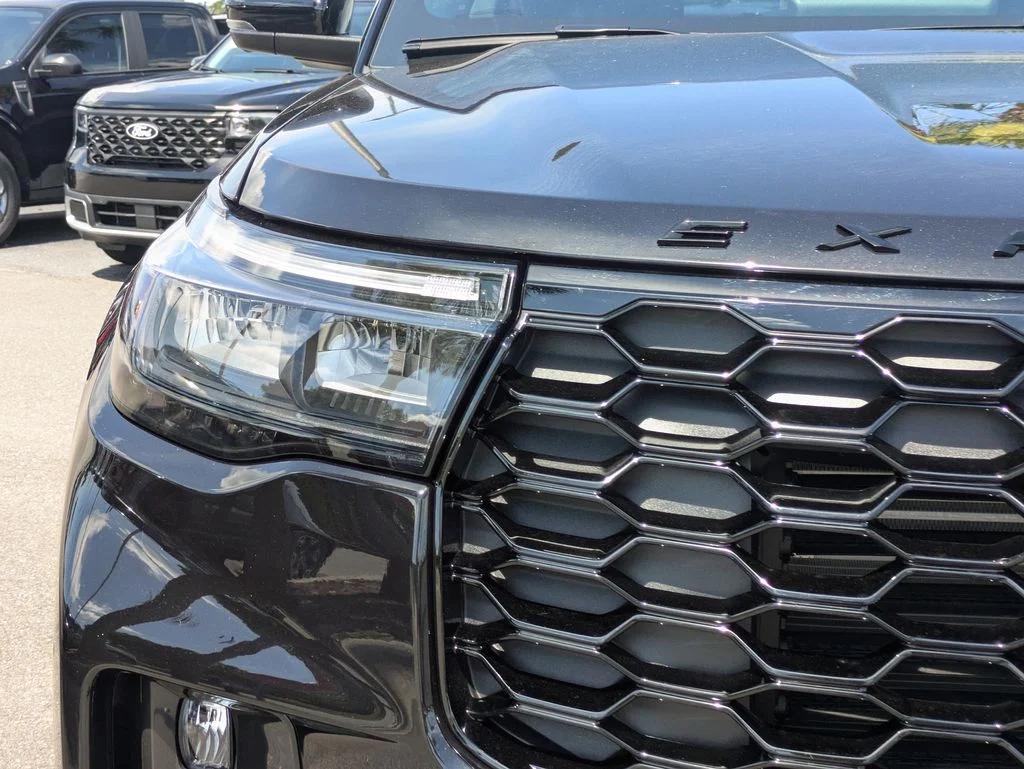 New 2026 Agate Black Metallic Ford ST image 10