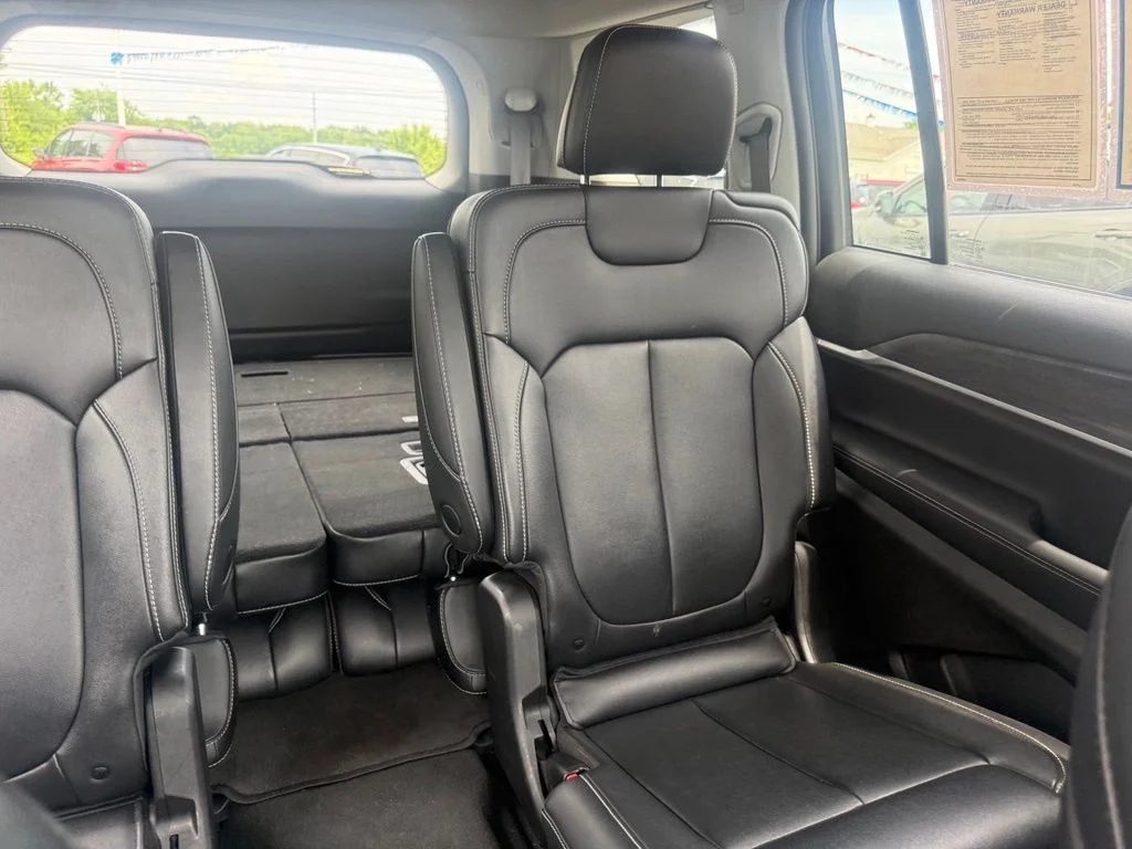 Used 2023 White Jeep Limited image 62