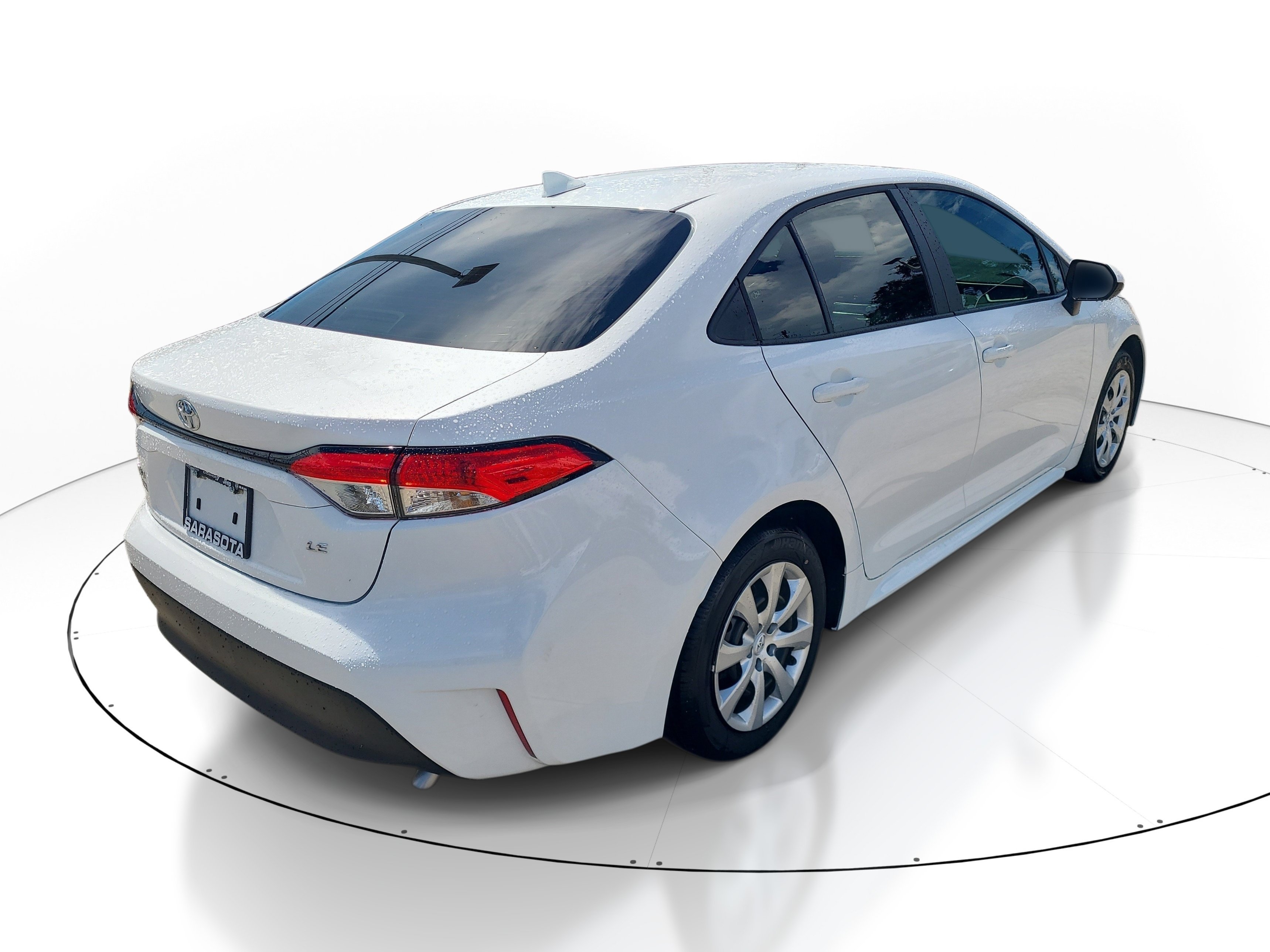 Used 2025 Ice Toyota LE image 6