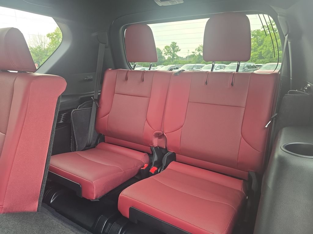 Used 2021 White Lexus 460 image 25