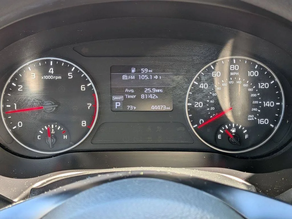 Used 2022 White Kia LX image 15
