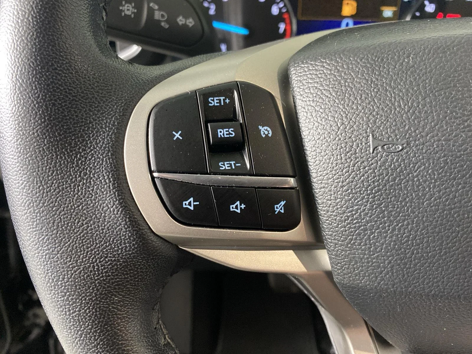 Used 2023 Agate Black Ford XLT image 18