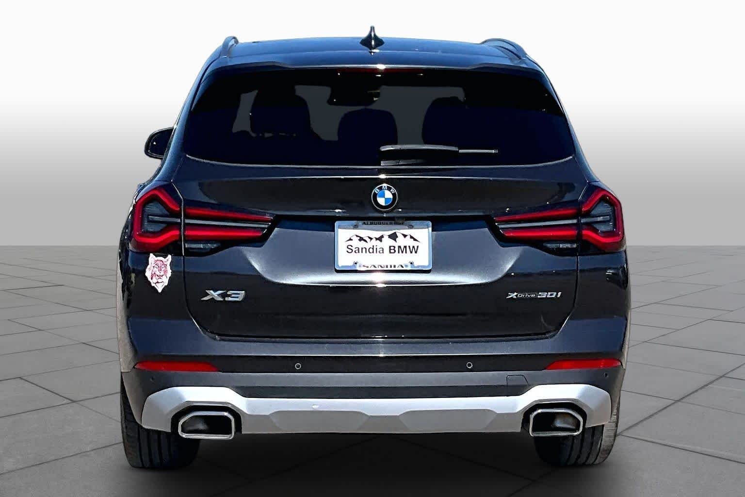 Used 2024 Dark Graphite Metallic BMW xDrive30i image 4