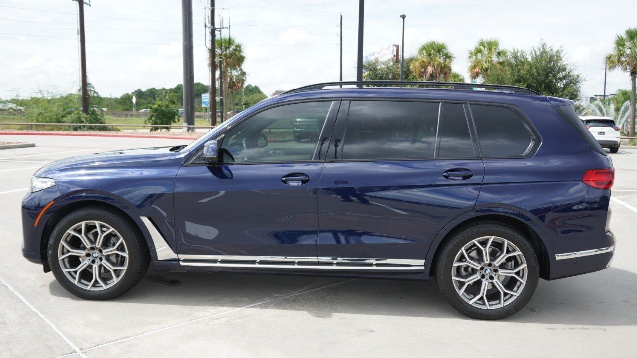 Used 2021 Blue BMW xDrive40i image 5