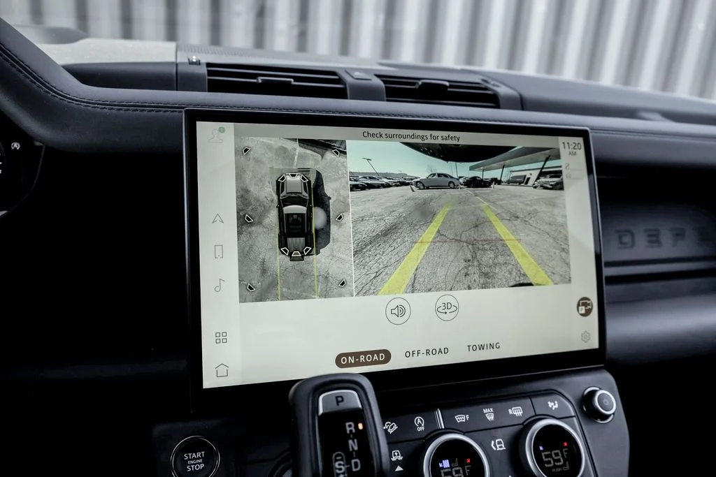 New 2026 Woolstone Green Land Rover X-Dynamic SE image 14