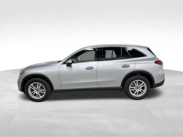 Used 2026  Mercedes-Benz GLC 300 image 8
