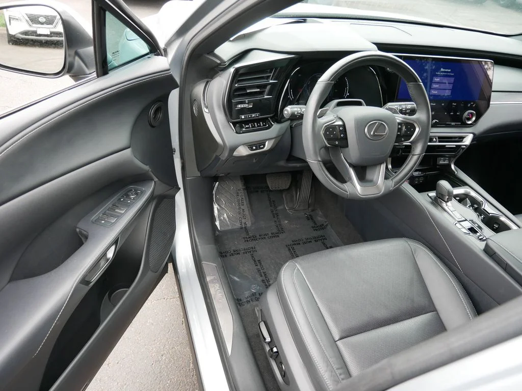 Used 2023 Silver Lexus 350h Premium Plus image 10