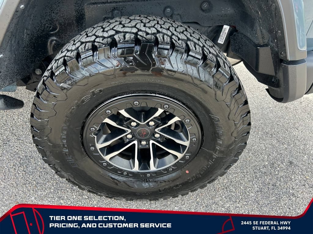 Used 2024 Gray Jeep 4-Door Recon 4x4 image 9