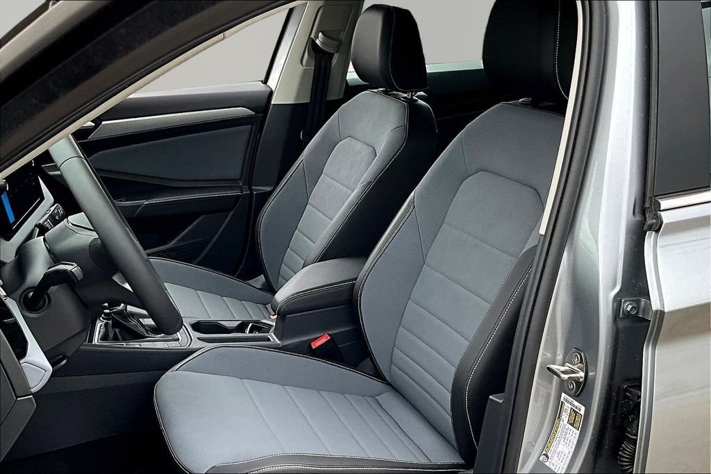 New 2026 Silver Volkswagen 1.5T SE image 21