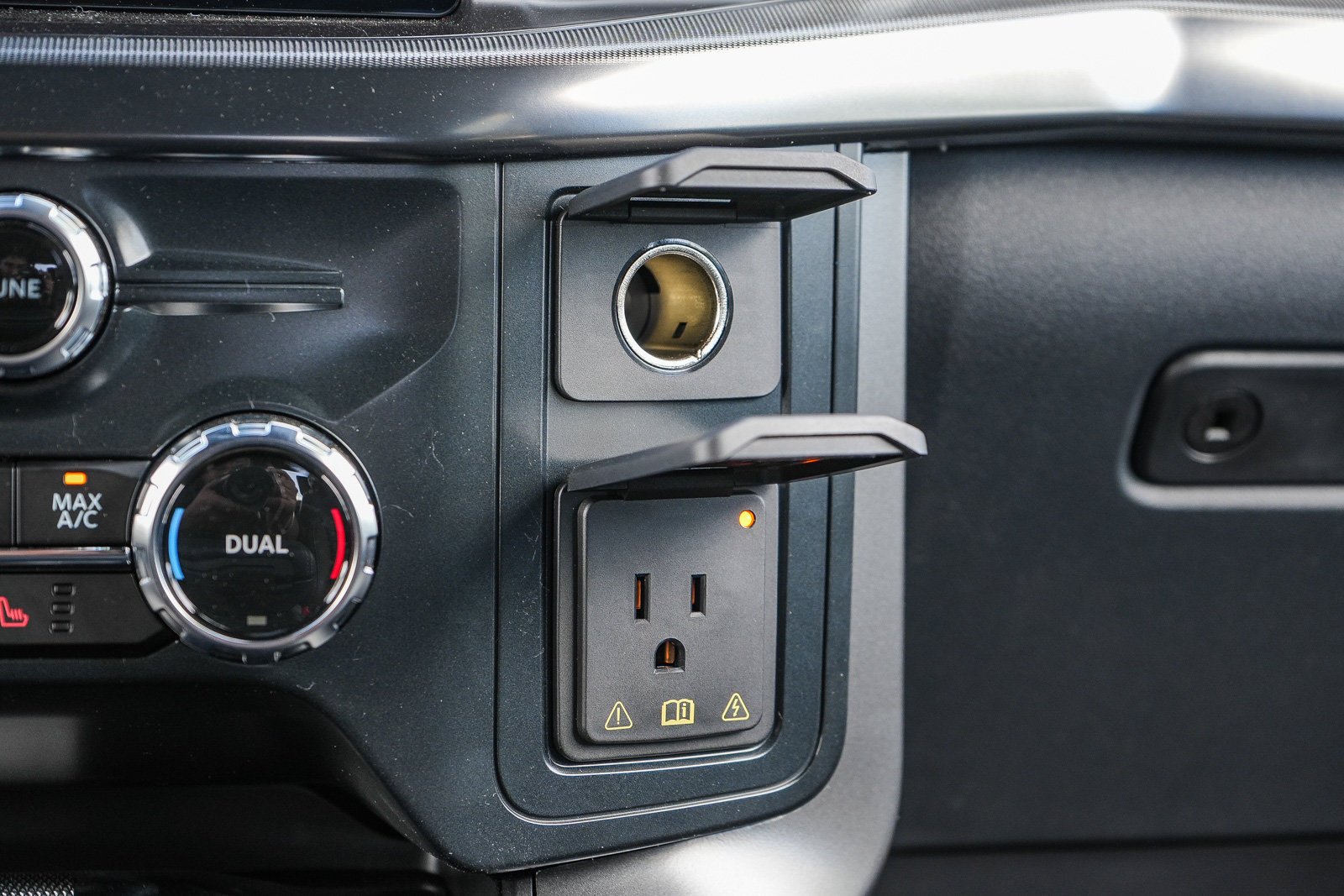 New 2026 Carbonized Gray Metallic Ford Lariat® image 16