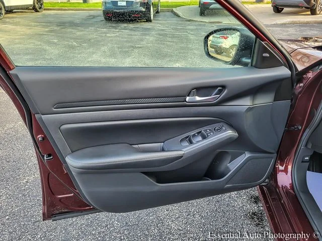 Used 2025 Red Nissan 2.5 SV image 24