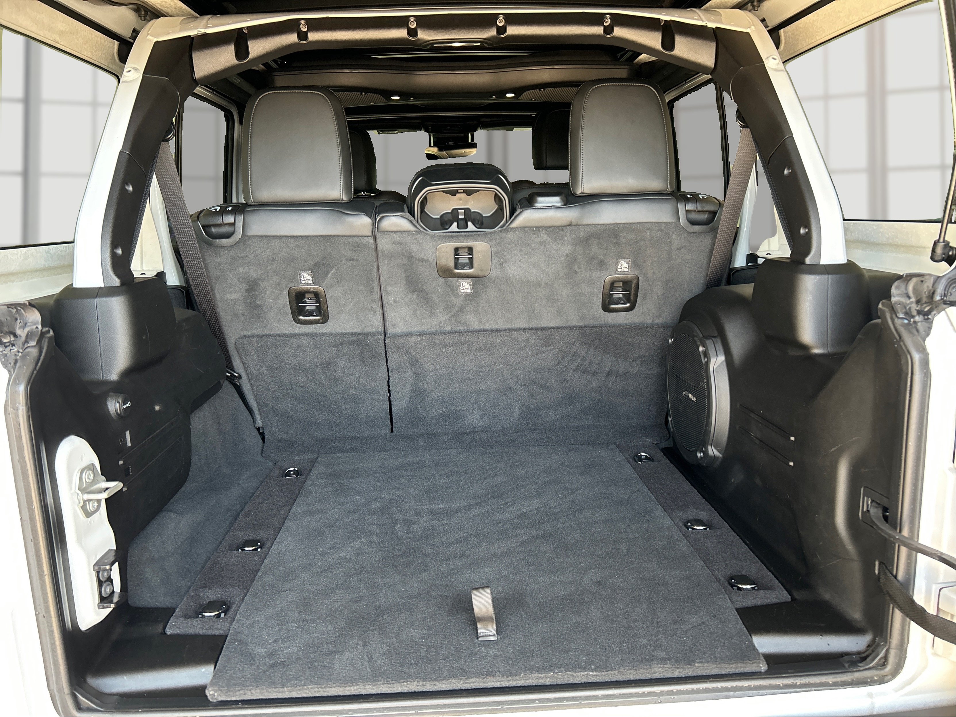 Used 2024 White Jeep Rubicon image 12