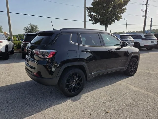 New 2026 Diamond Black Crystal Pearlcoat Jeep Latitude image 12