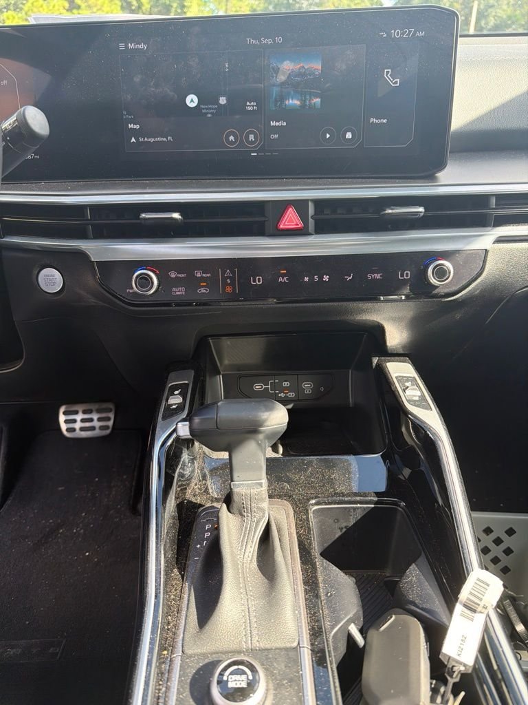 Certified Used 2025 Gravity Grey Kia SX image 16