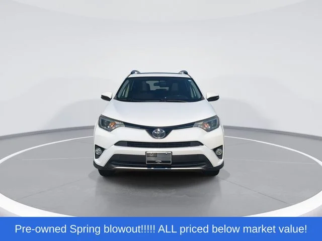 Used 2016 White Toyota XLE image 3