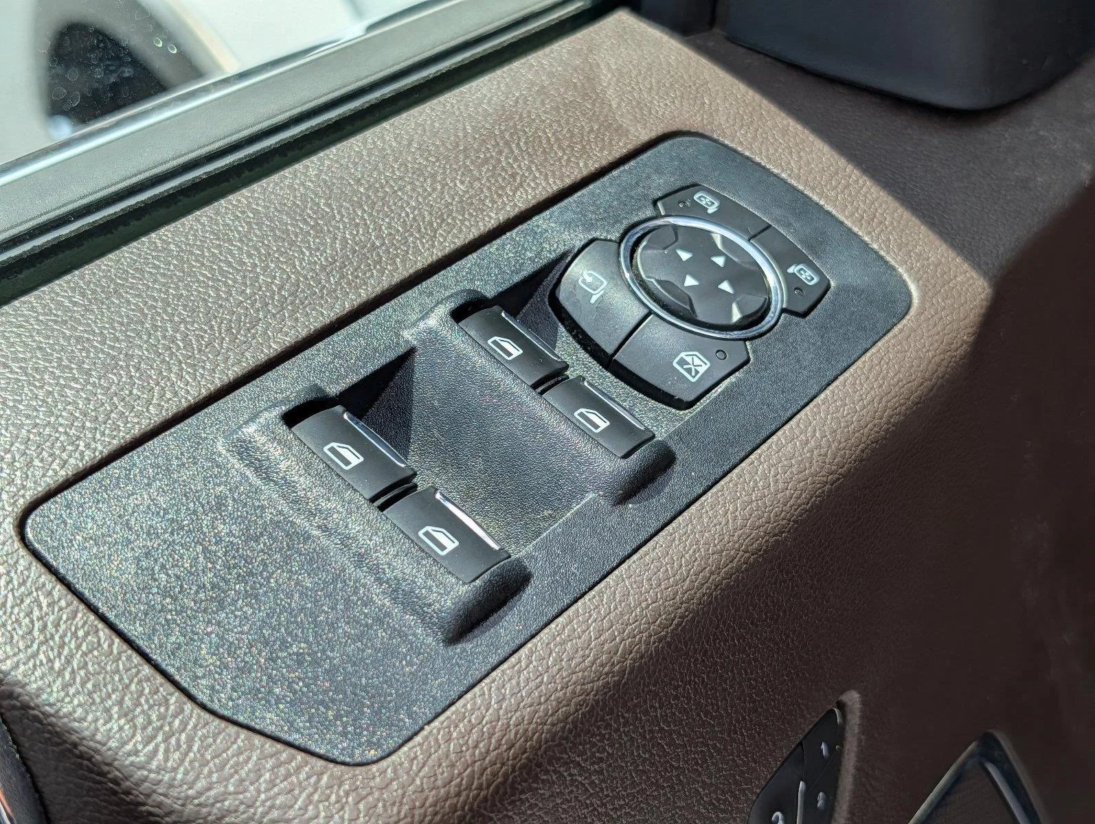 Used 2019 White Platinum Metallic Tri-Coat/Stone Gray Ford King Ranch image 16