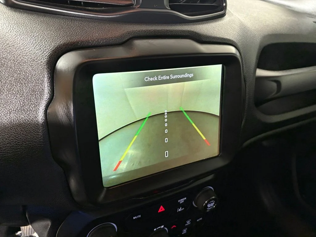 Used 2022 Gray Jeep Altitude image 26