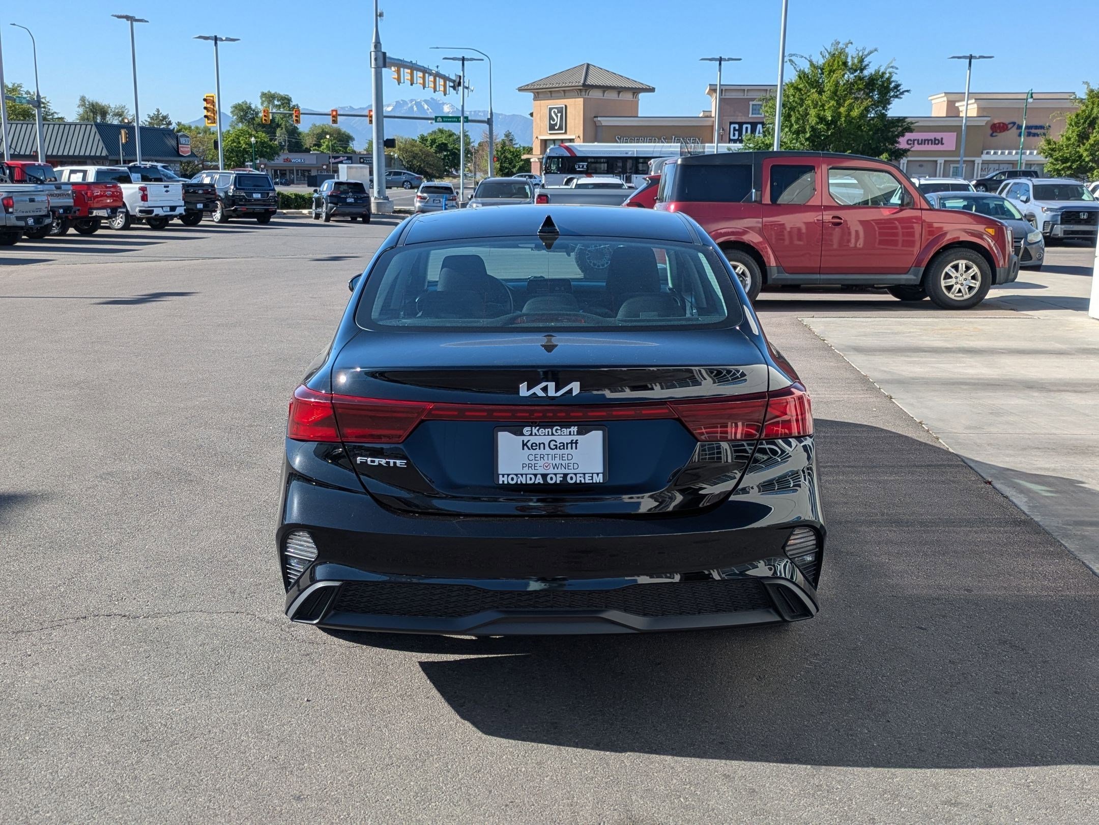Used 2023 Aurora Black Kia LXS image 4