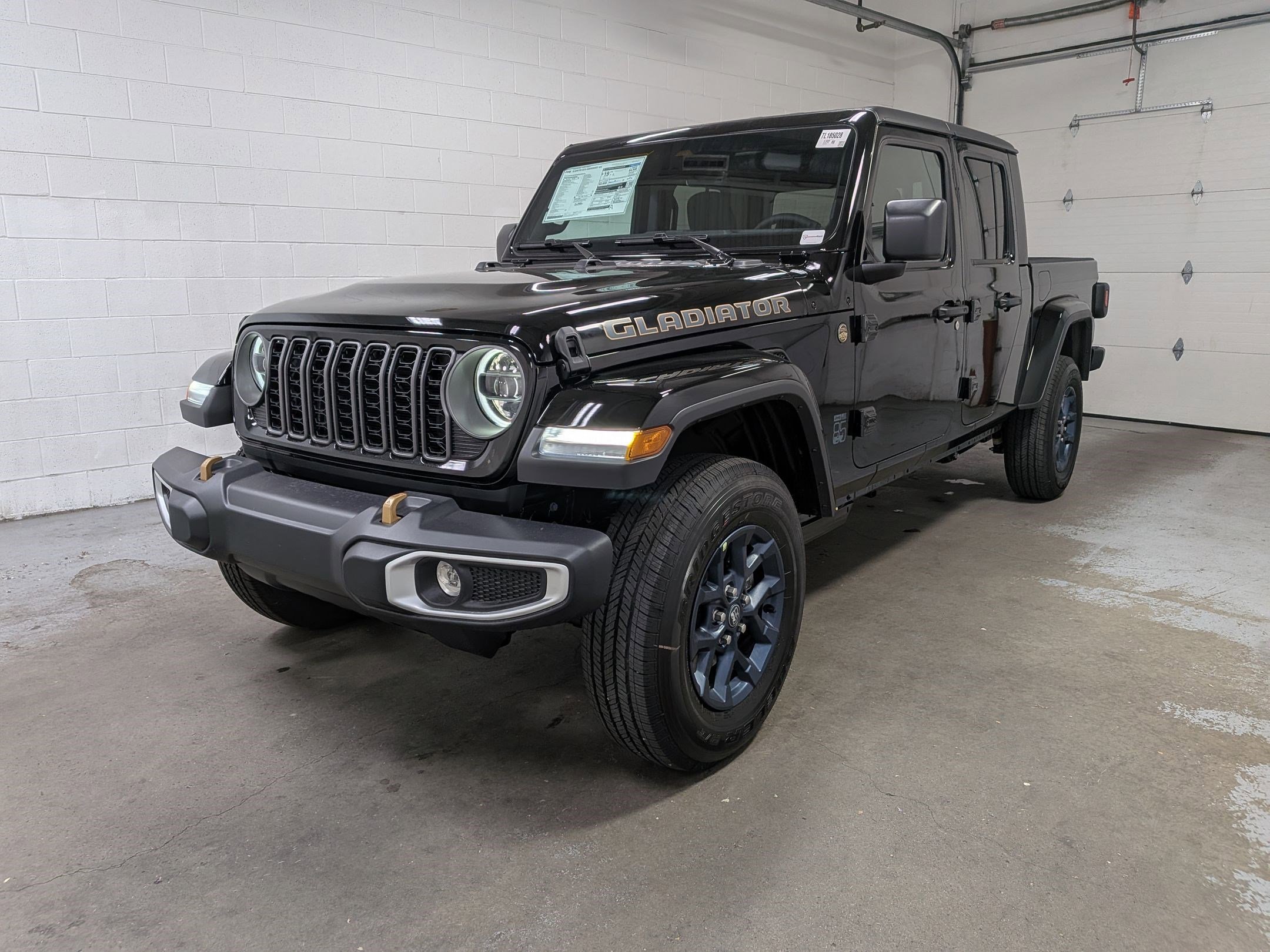 New 2026 Black Clear-Coat Exterior Paint Jeep 85th Anniversary Edition image 9
