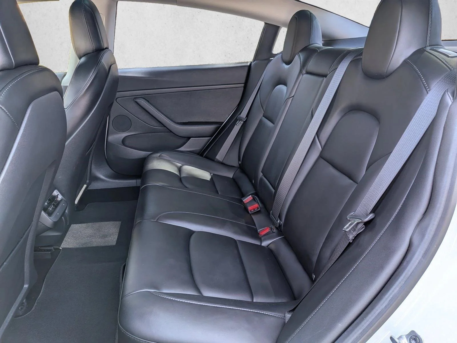 Used 2022 Pearl White Multi-Coat Tesla Long Range image 19