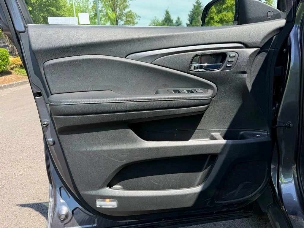Used 2022 Modern Steel Metallic Honda RTL-E image 19