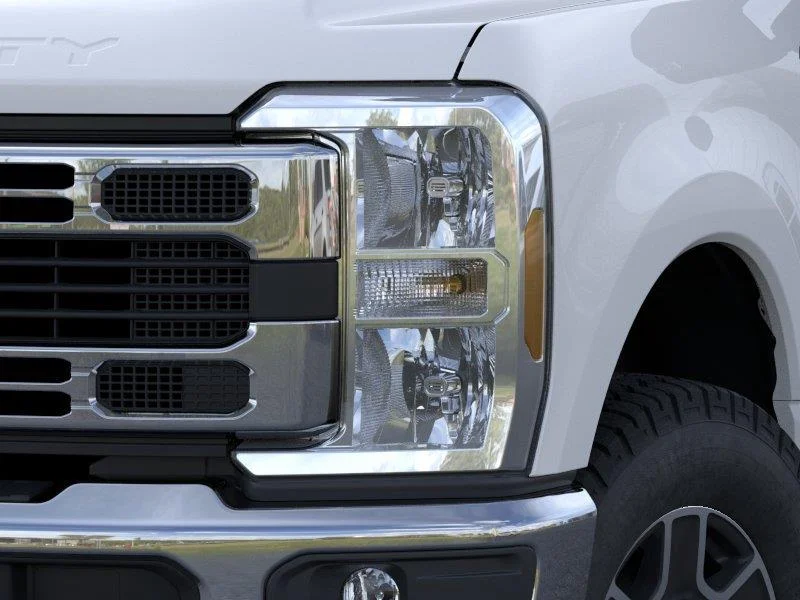 2025 Ford F-350 Super Duty XLT - Photo 18