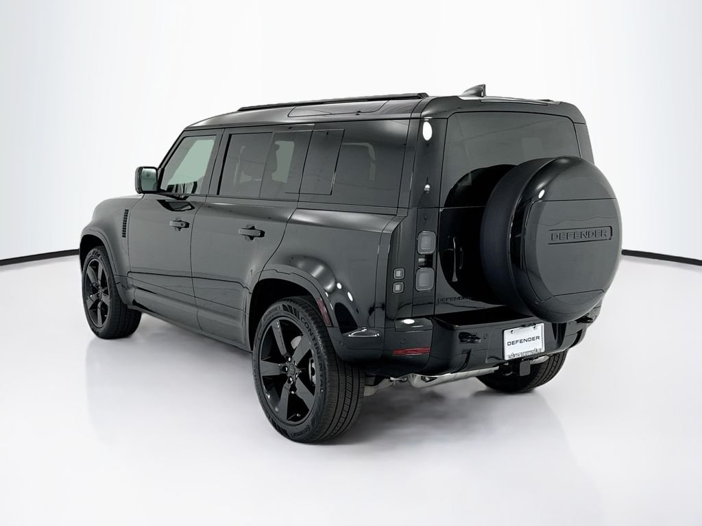 New 2026 Santorini Black Land Rover X-Dynamic SE image 7