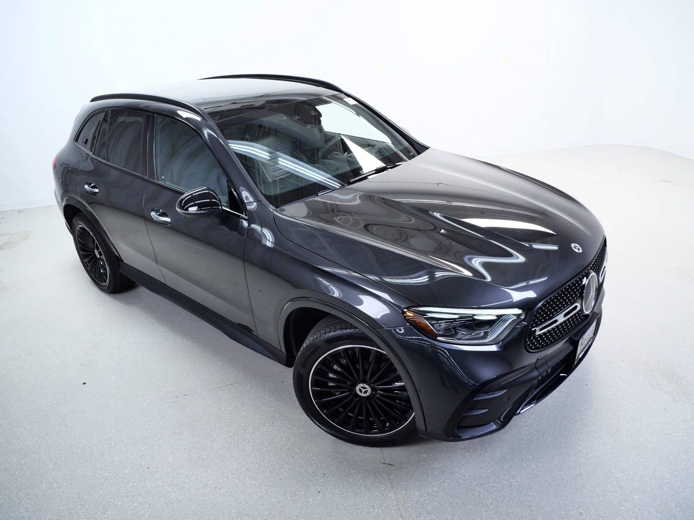 Used 2023 Graphite Grey Metallic Mercedes-Benz GLC 300 image 3
