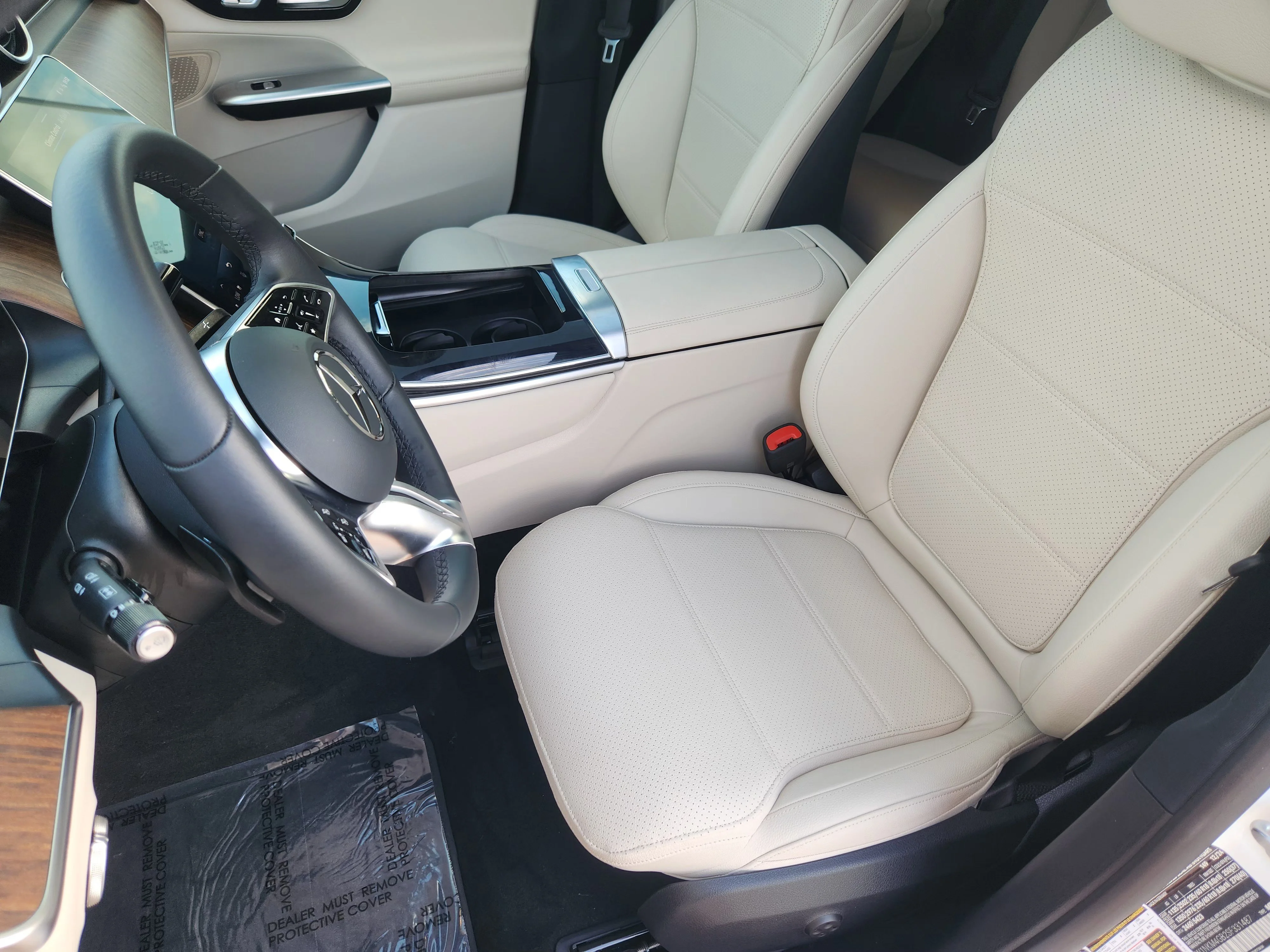 Used 2025  Mercedes-Benz GLC 300 Base image 13