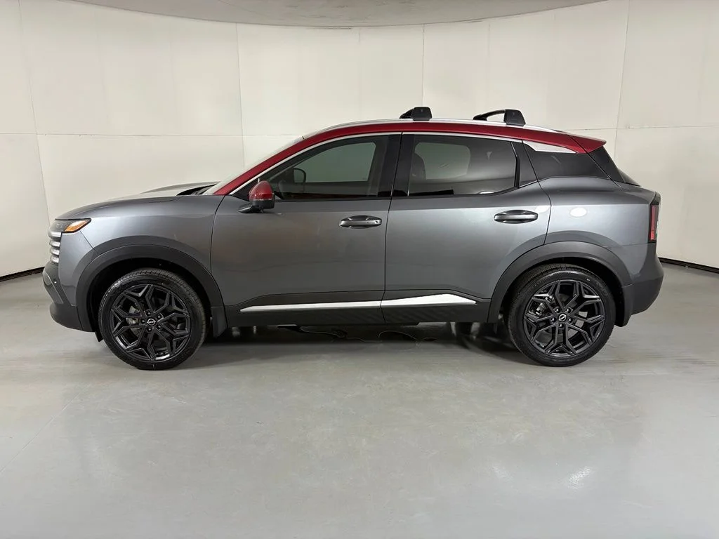 New 2026 Gun Metallic / Scarlet Ember Tintcoat Two-tone Nissan SR image 5