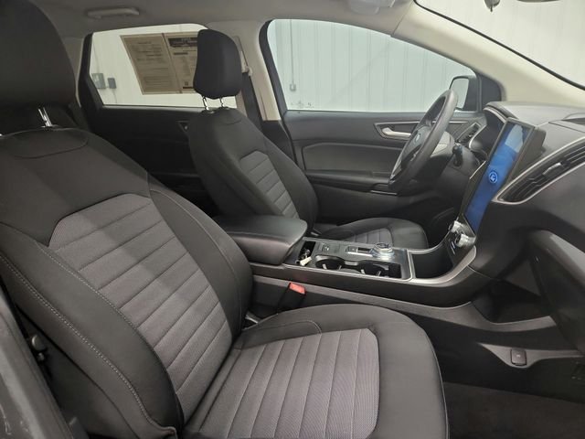 Used 2021 Gray Ford SE image 25