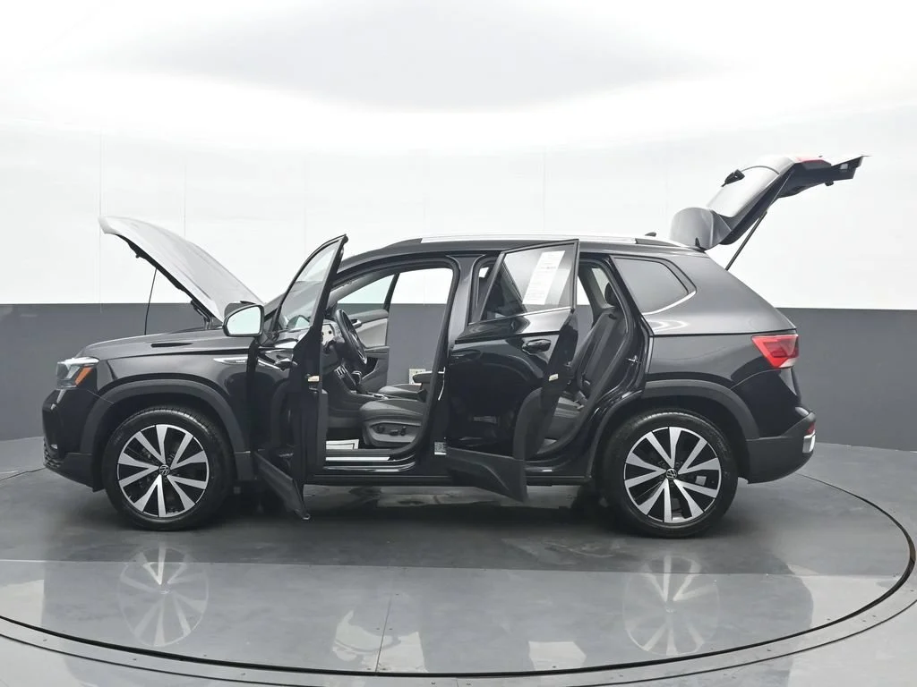 Used 2022 Black Volkswagen 1.5T SE image 37