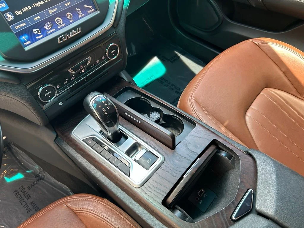 Used 2014 Gray Maserati Base image 52
