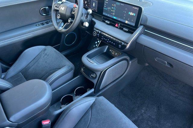 2025 Hyundai IONIQ 5 N - Photo 13