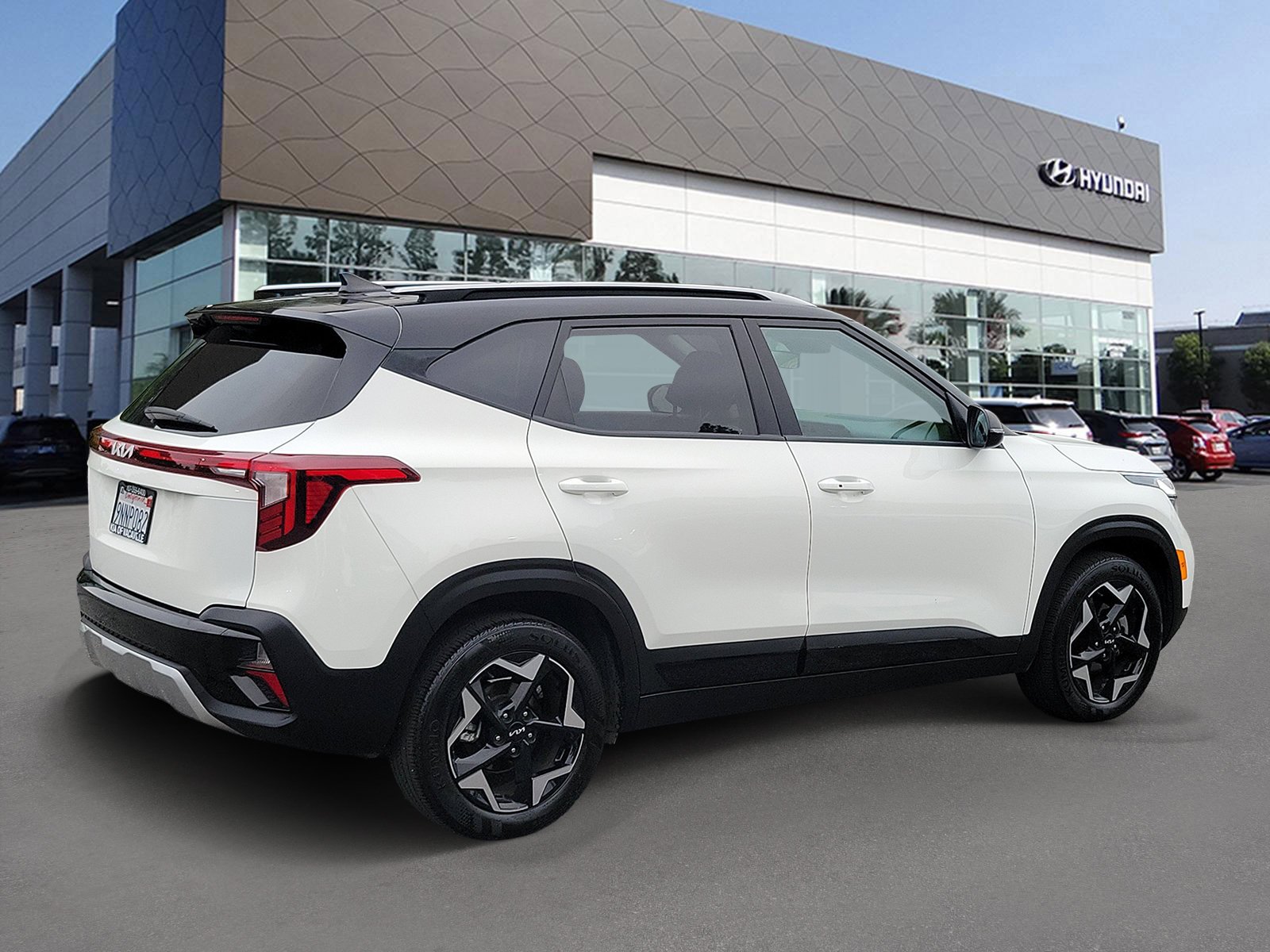 2025 Kia Seltos S - Photo 2