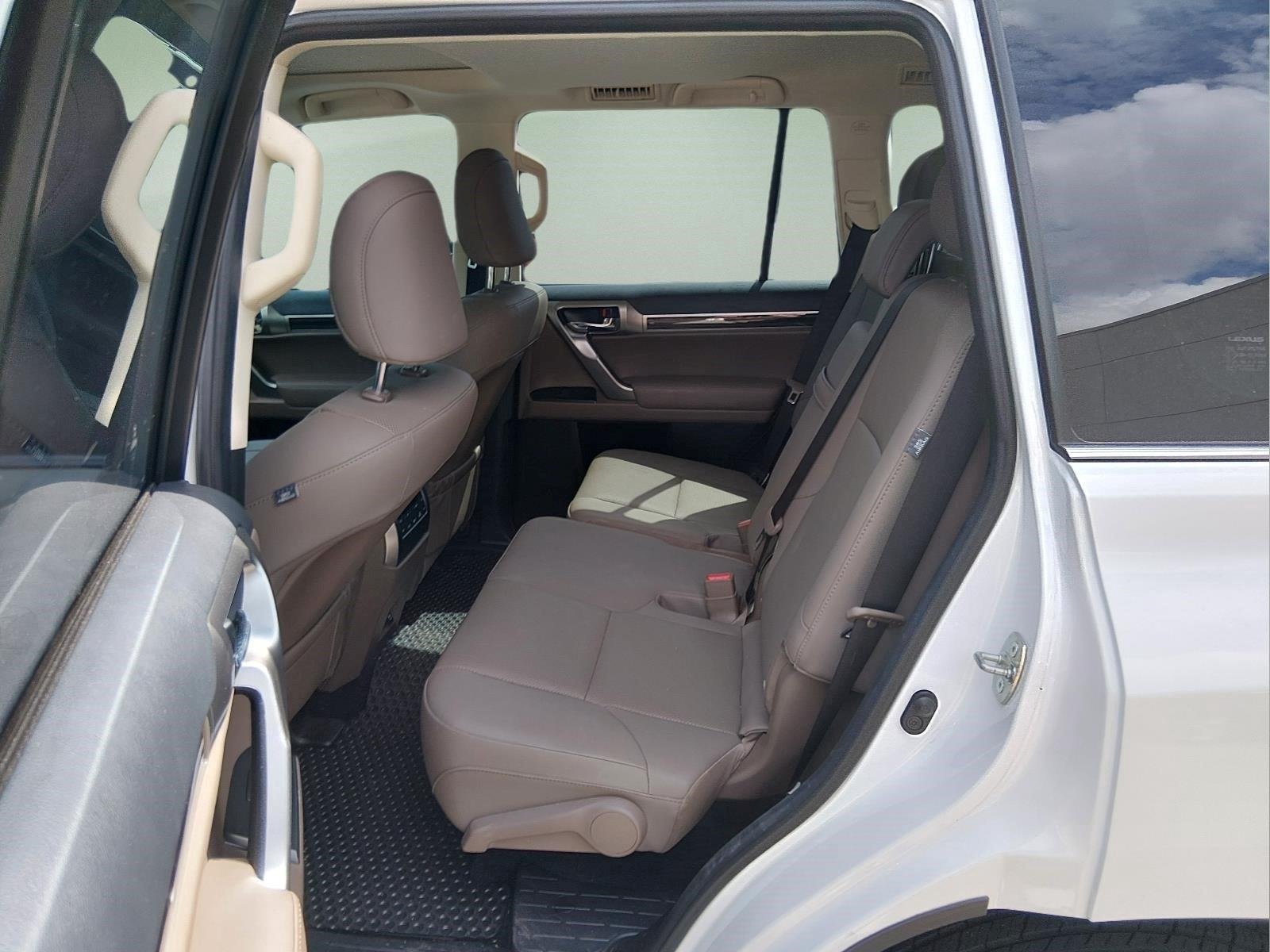 Used 2022 Starfire Pearl Lexus GX 460 Premium image 12